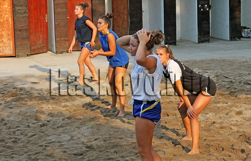 Волейболистки Волейболистки