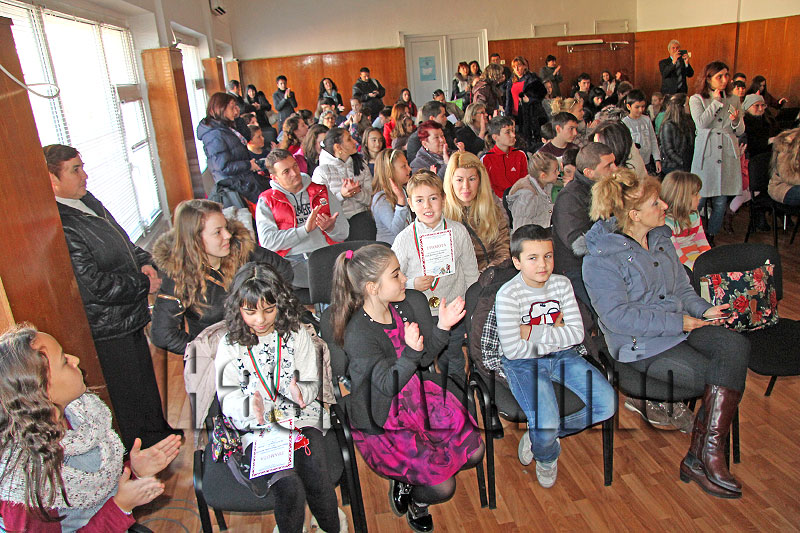 Награди Награди