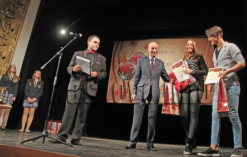 Награди Награди