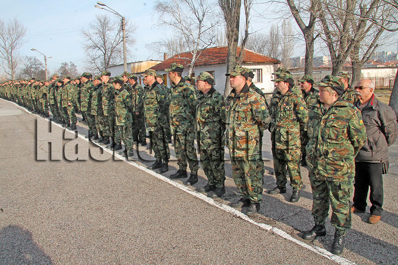Военни Военни