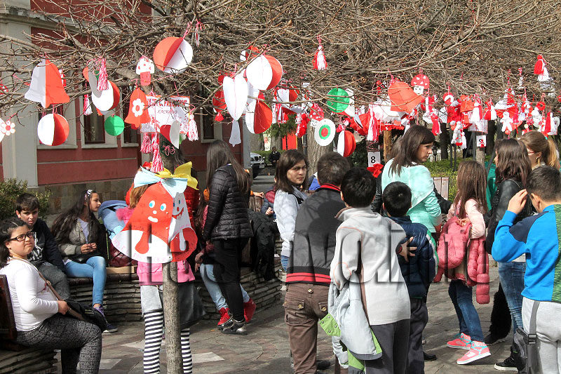 Мартеници Мартеници