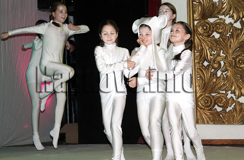 Театър Театър