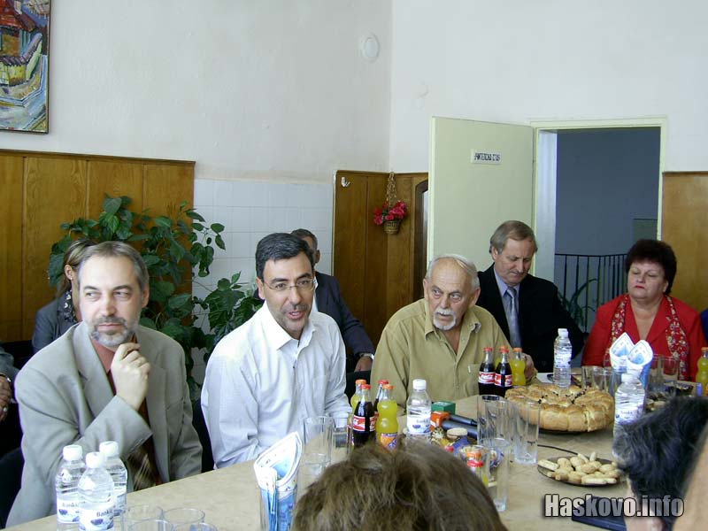 Среща с персонала на училището в Книжовник Среща с персонала на училището в Книжовник