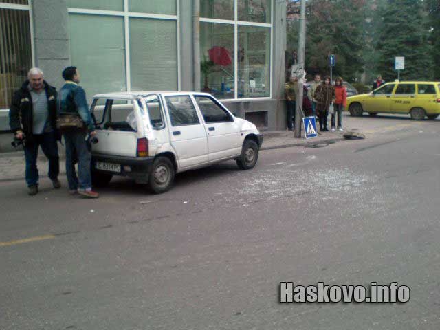 След като се завъртяло на тавана си, Тикото се обърнало пак на колела След като се завъртяло на тавана си, Тикото се обърнало пак на колела