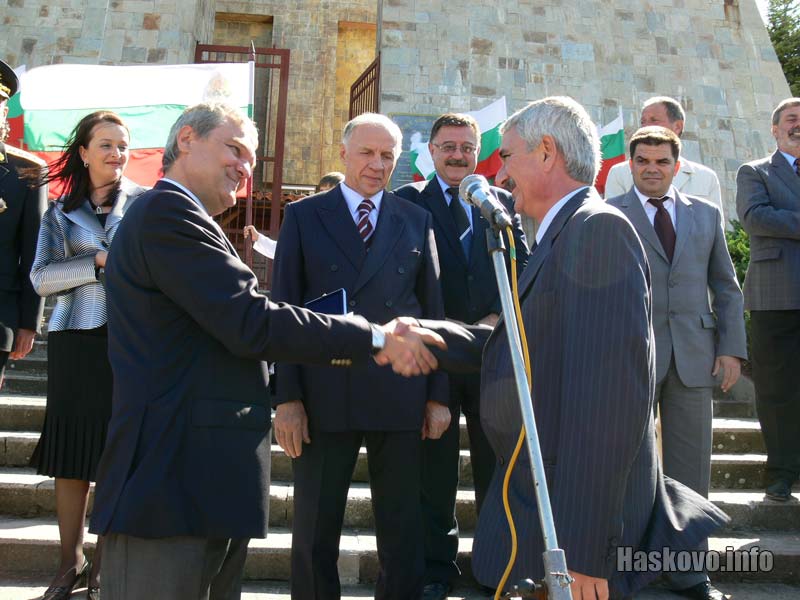 Кметът на Любимец Янко Кючуков също получи почетно отличие Кметът на Любимец Янко Кючуков също получи почетно отличие