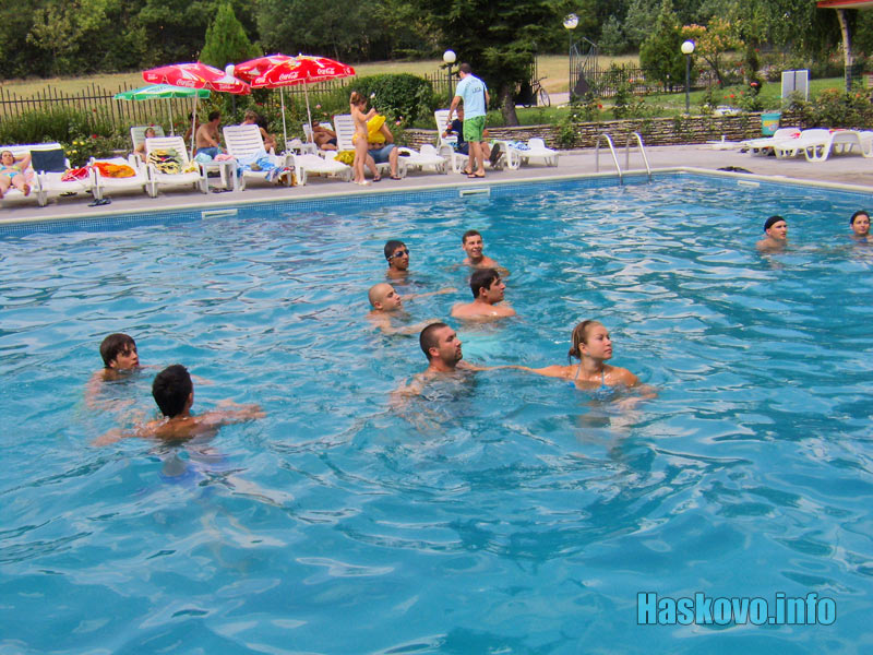 Спасители Спасители