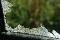 Счупен прозорец на кола