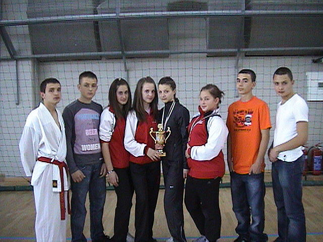 Каратистите