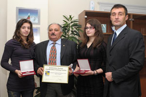 Габриела и Стефани Стоеви