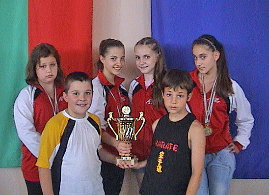 Каратистите