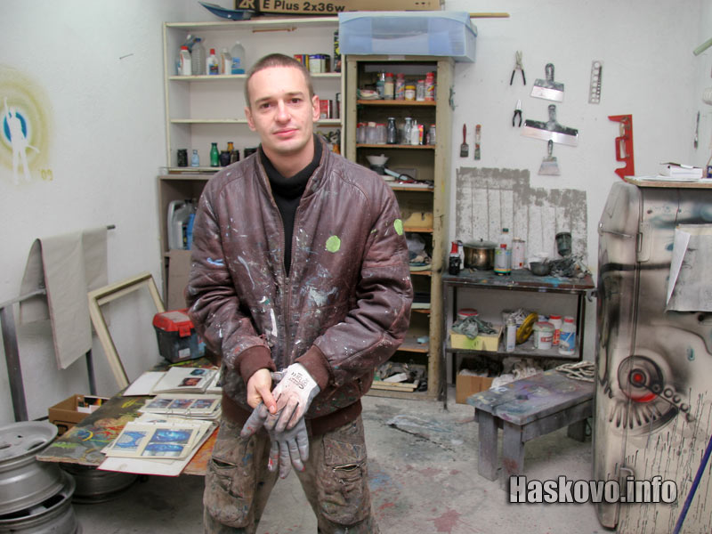 Делян Костов